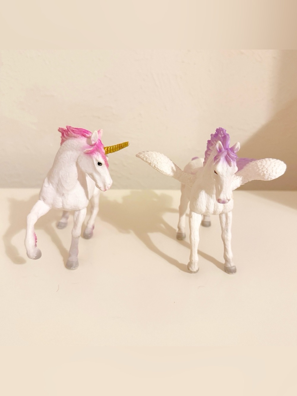 {MOJO} Figurines